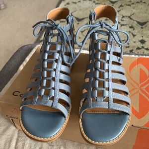 Comfortiva Blossom sandals NIB size size 7